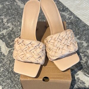 Elegant Cream Women's Woven Mules